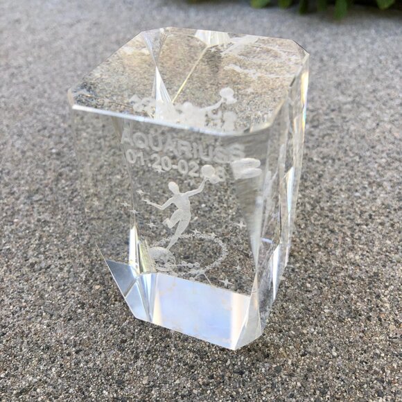 Laser Etched AQUARIUS Zodiac 1.20-2.18 Sign Paperweight Glass Figurine 3" x 2" - Picture 3 of 8
